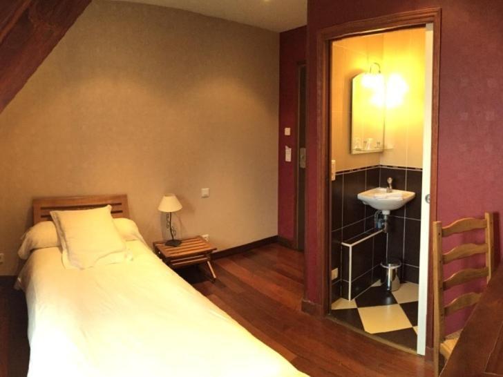 Hotel Le Celtic Le Thillay Camera foto